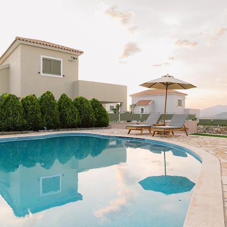 Vasilopoulos Residences - Villa Emelia With Shared Pool Argostoli  Bagian luar foto