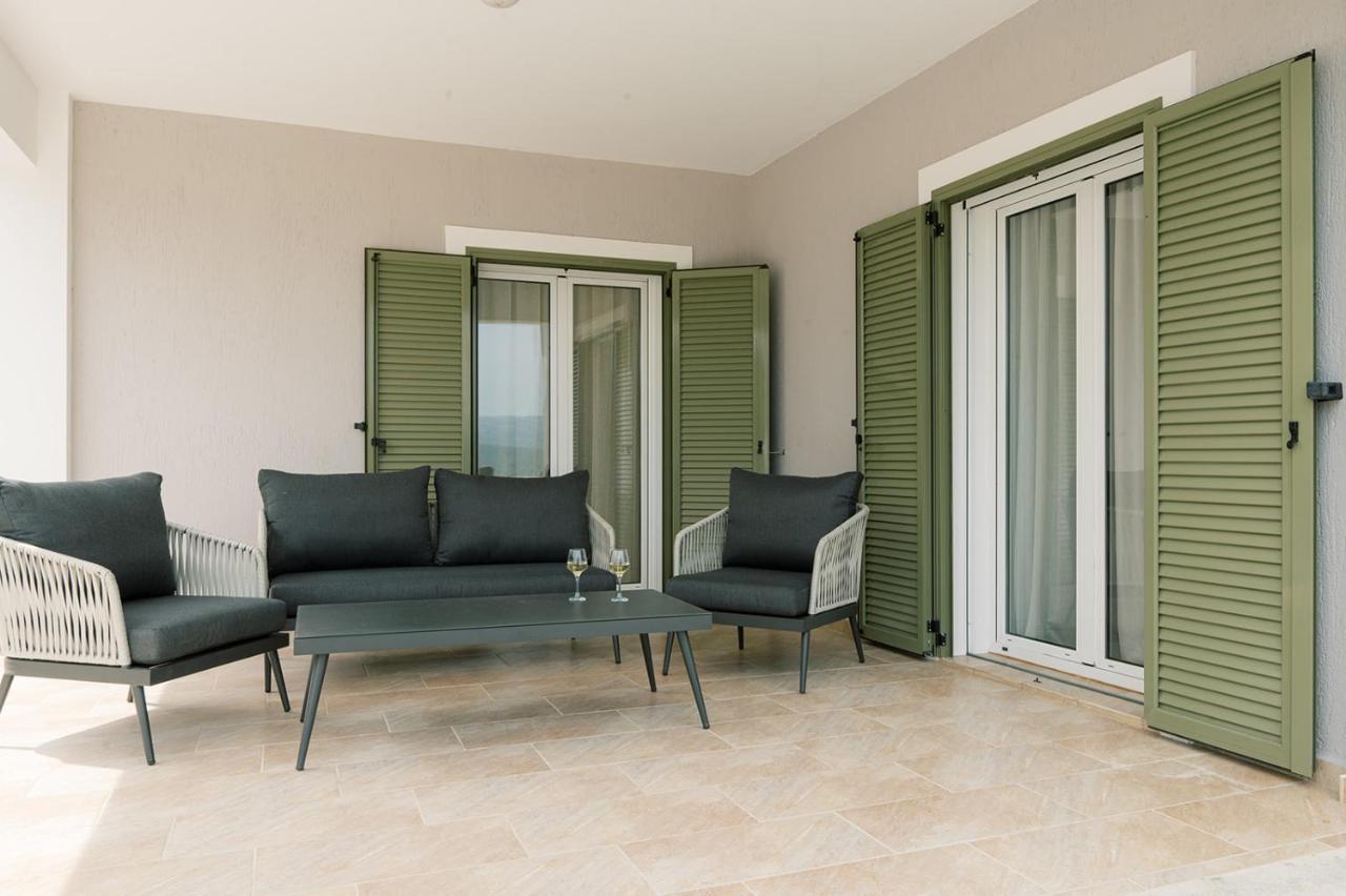 Vasilopoulos Residences - Villa Emelia With Shared Pool Argostoli  Bagian luar foto