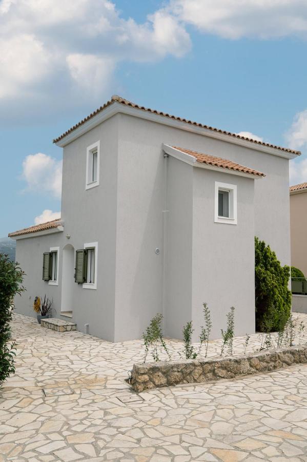 Vasilopoulos Residences - Villa Emelia With Shared Pool Argostoli  Bagian luar foto