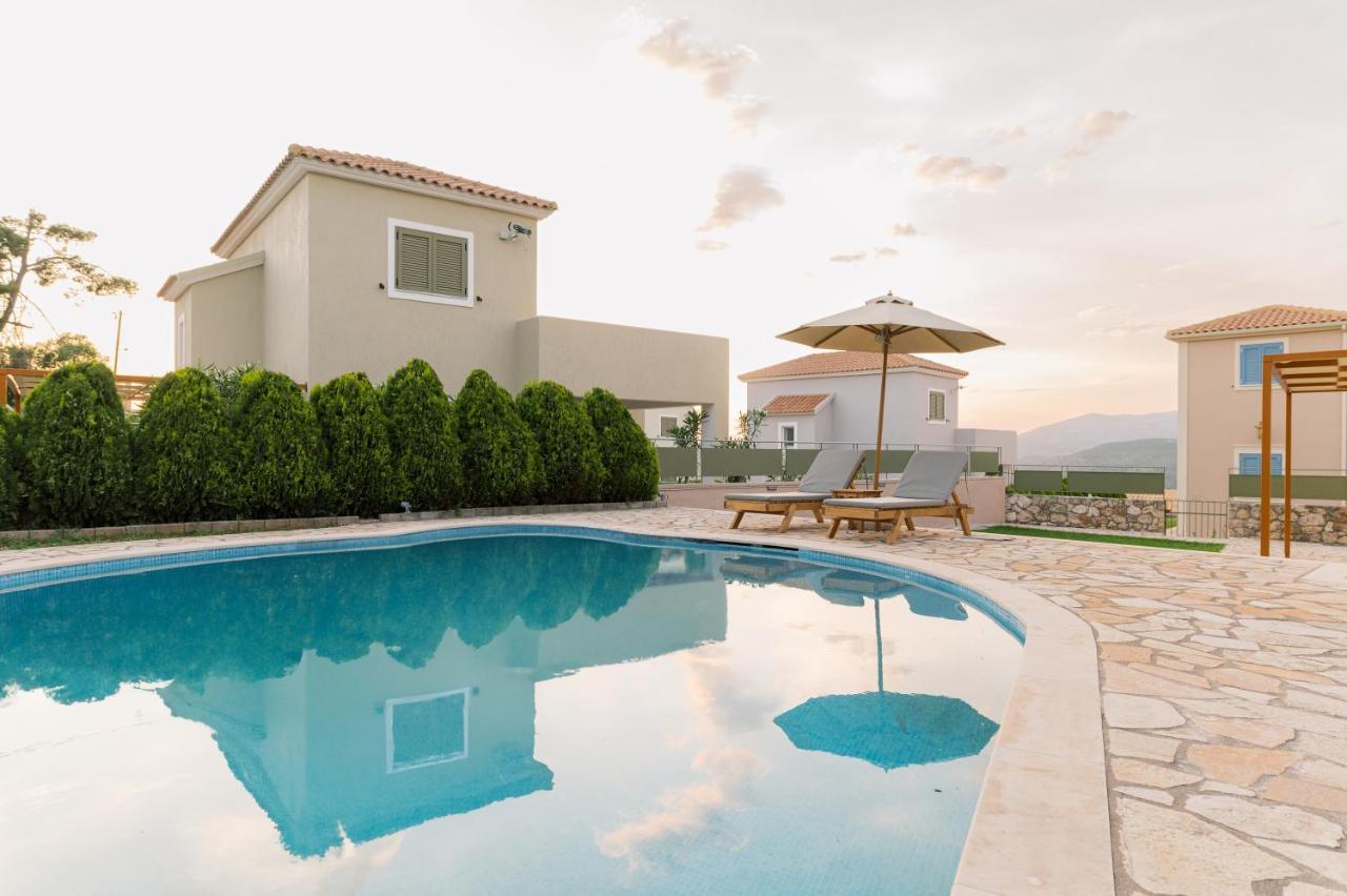 Vasilopoulos Residences - Villa Emelia With Shared Pool Argostoli  Bagian luar foto